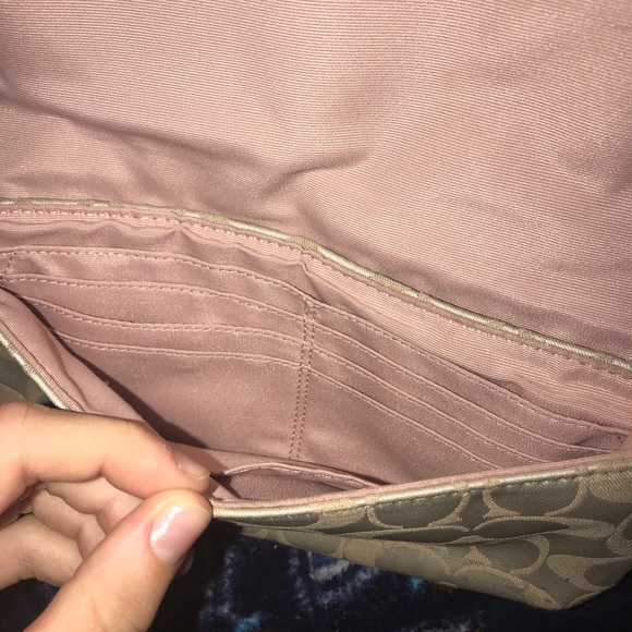 COACH Mini Pocketbook π - Picture 3 of 4